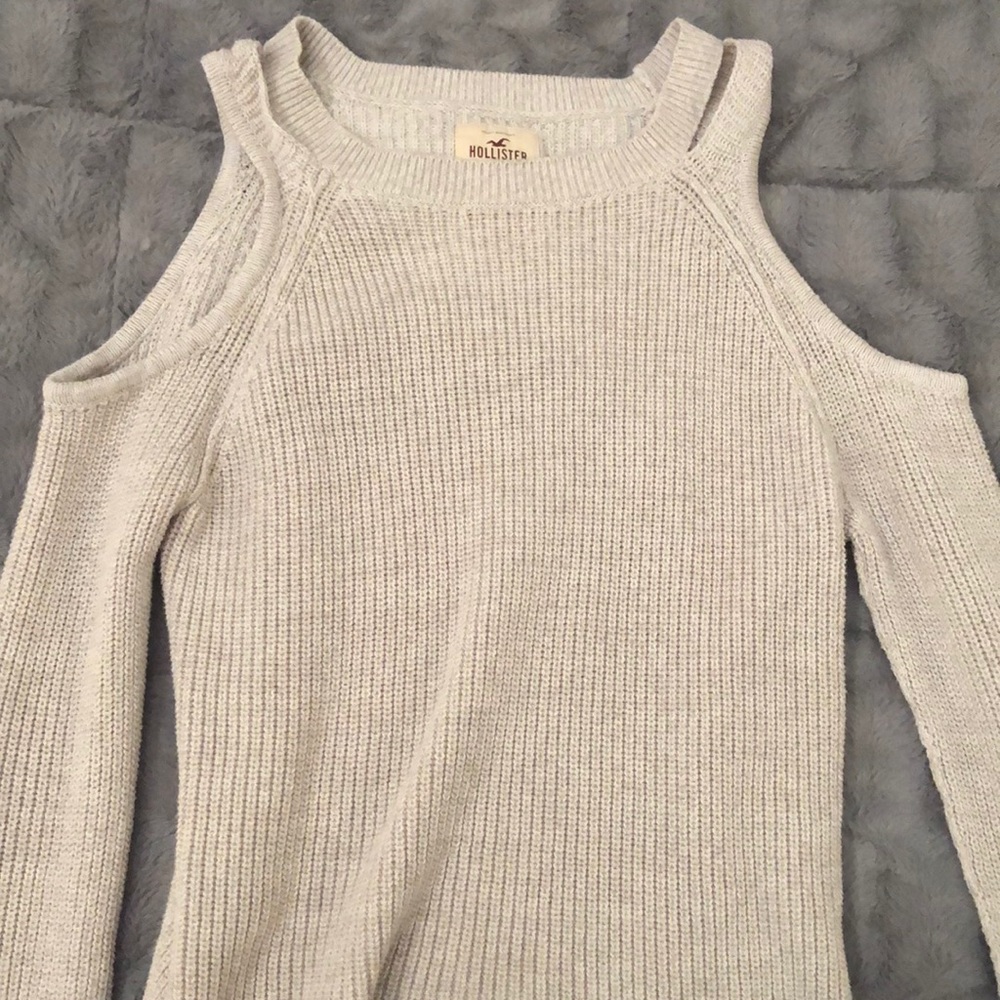 Hollister sweater